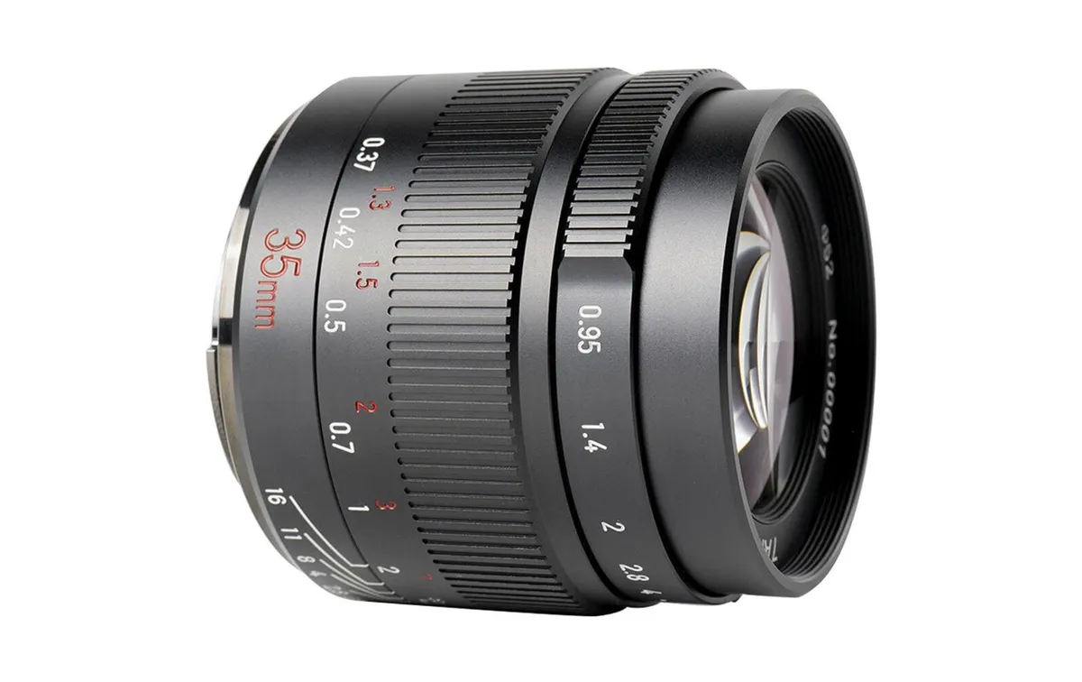 7Artisans Festbrennweite 35mm F/0.95 – Fujifilm X-Mount 7Artisans Festbrennweite 35mm F/0.95 – Fujifilm X-Mount