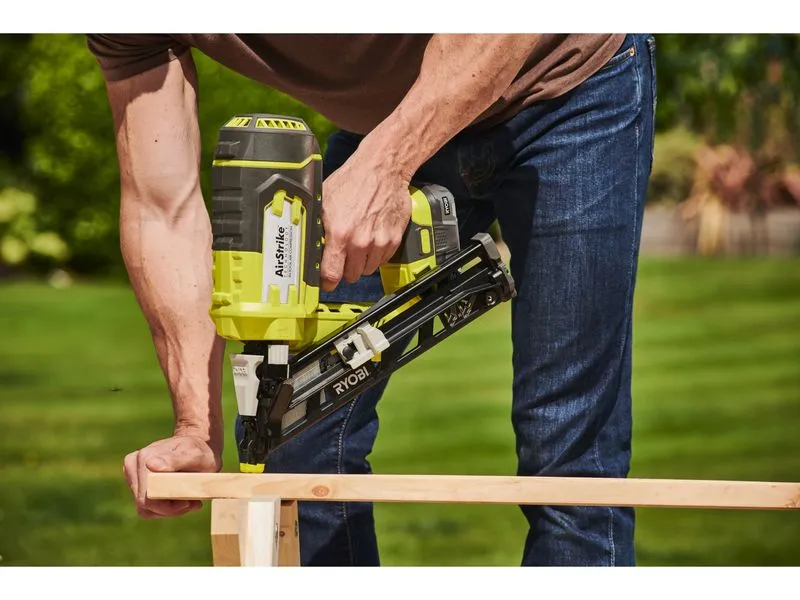 RYOBI Akku-Nagler R15GN18-0 RYOBI Akku-Nagler R15GN18-0