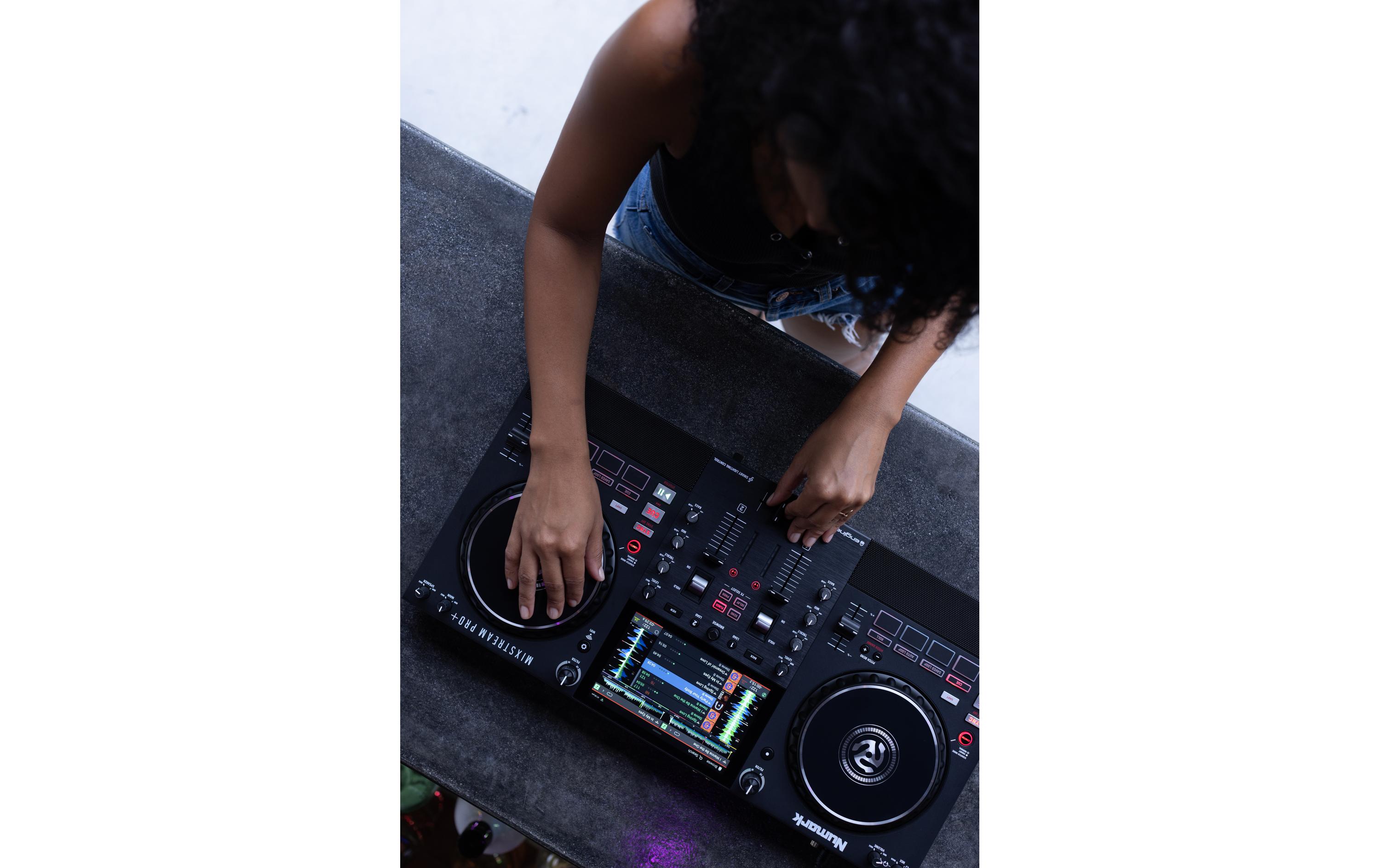 Numark DJ-Controller MixStream Pro+