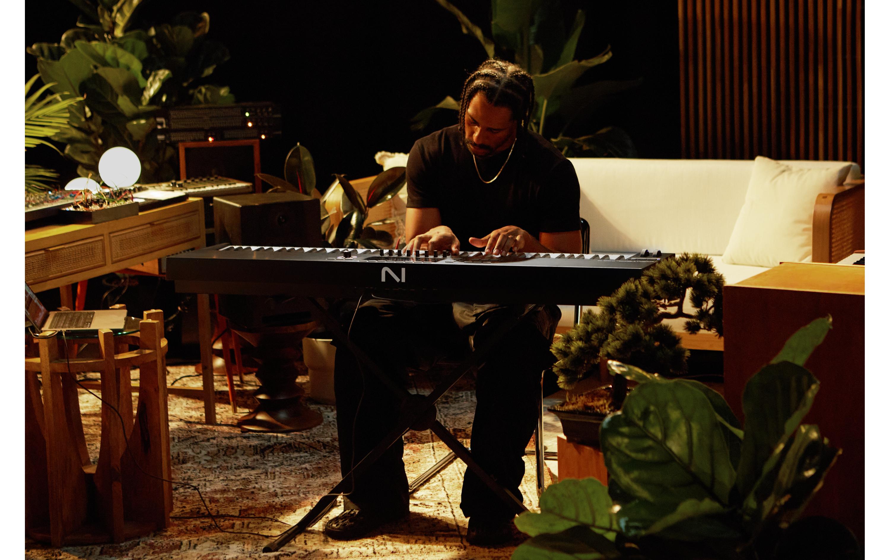 Native Instruments Keyboard Controller Kontrol S88 MK3 inkl. Upgr. 15 Standard