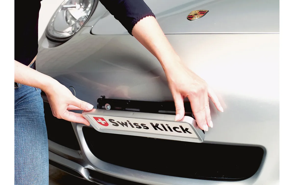 Swiss Klick Kennzeichenhalterset Langformat Weiss Swiss Klick Kennzeichenhalterset Langformat Weiss