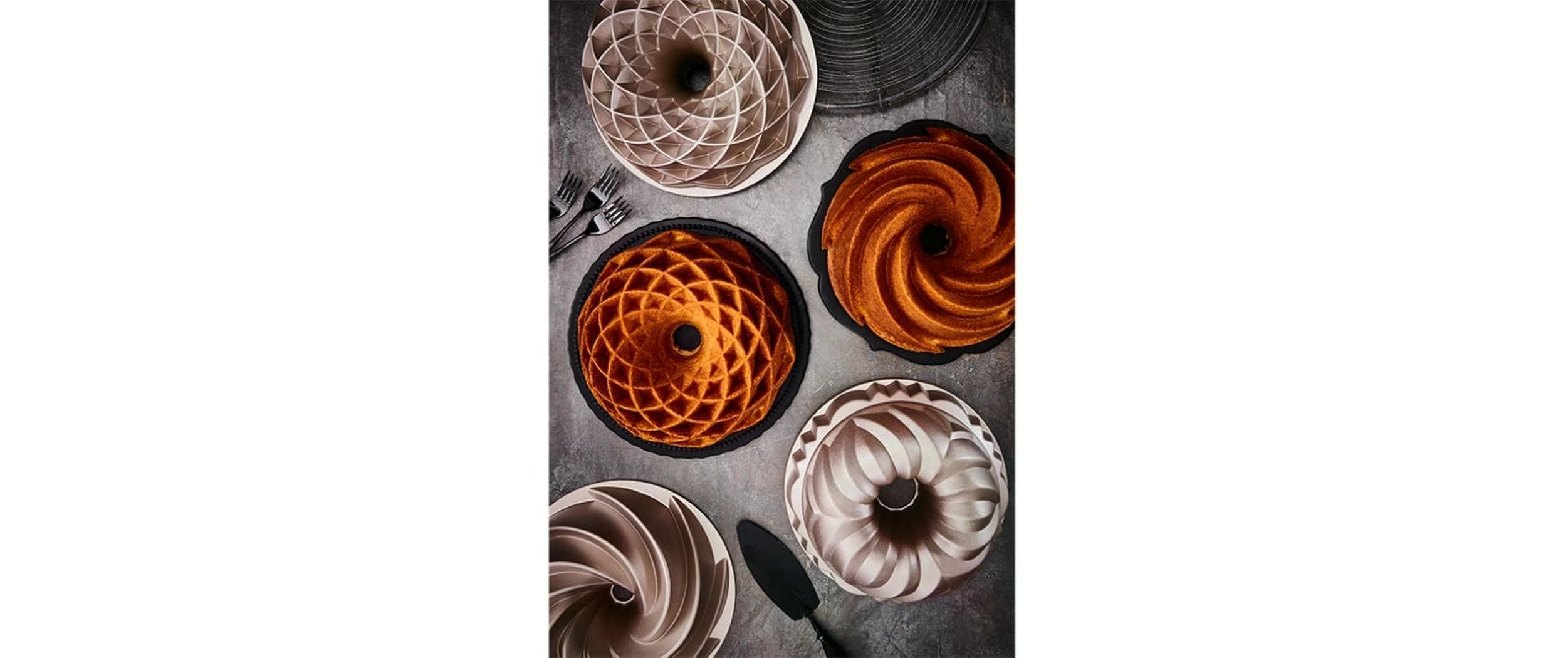 RBV Birkmann Gugelhupf-Backform Contoura Geo 24 cm, Gold