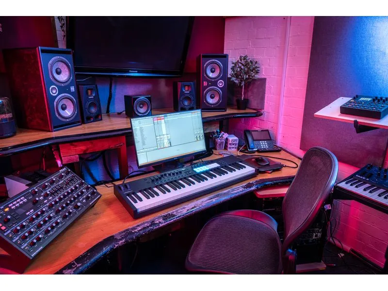 Novation Keyboard Controller Launchkey 61 Mk4