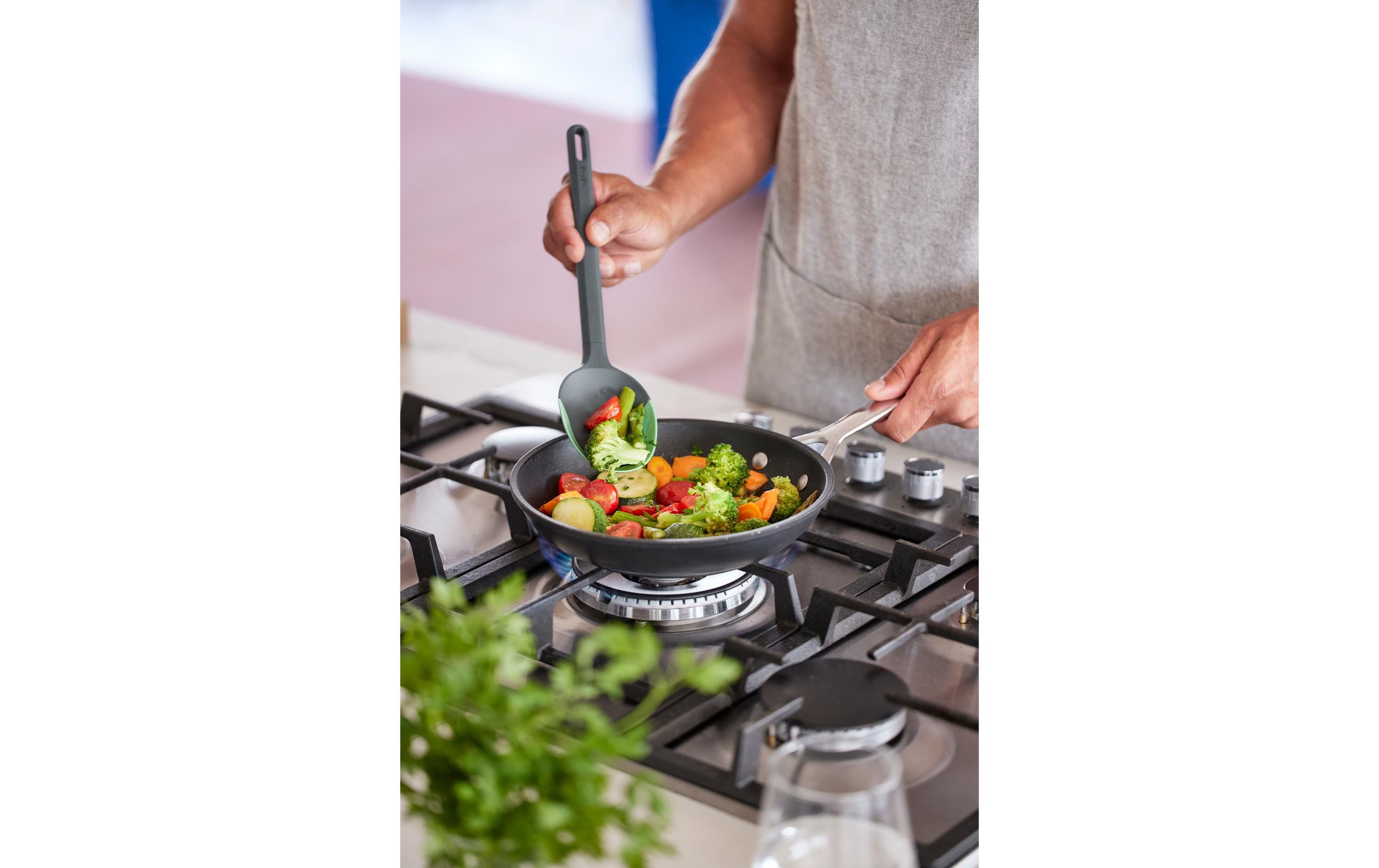 Lékué Servierlöffel PBT/Silikon, Grün/Schwarz