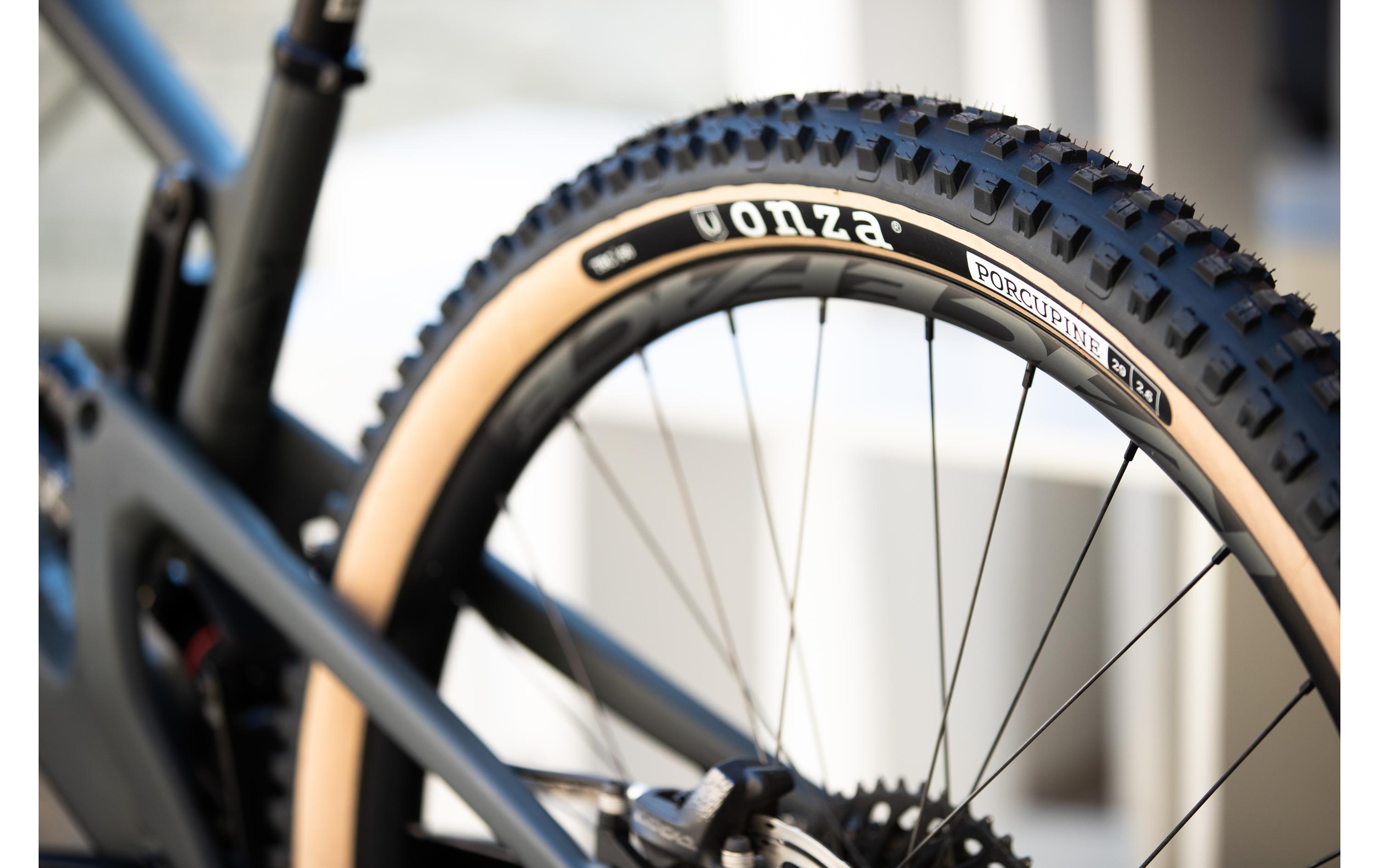 Onza Velopneu Porcupine Skinwall, 60 Rubber, 29 x 2.4