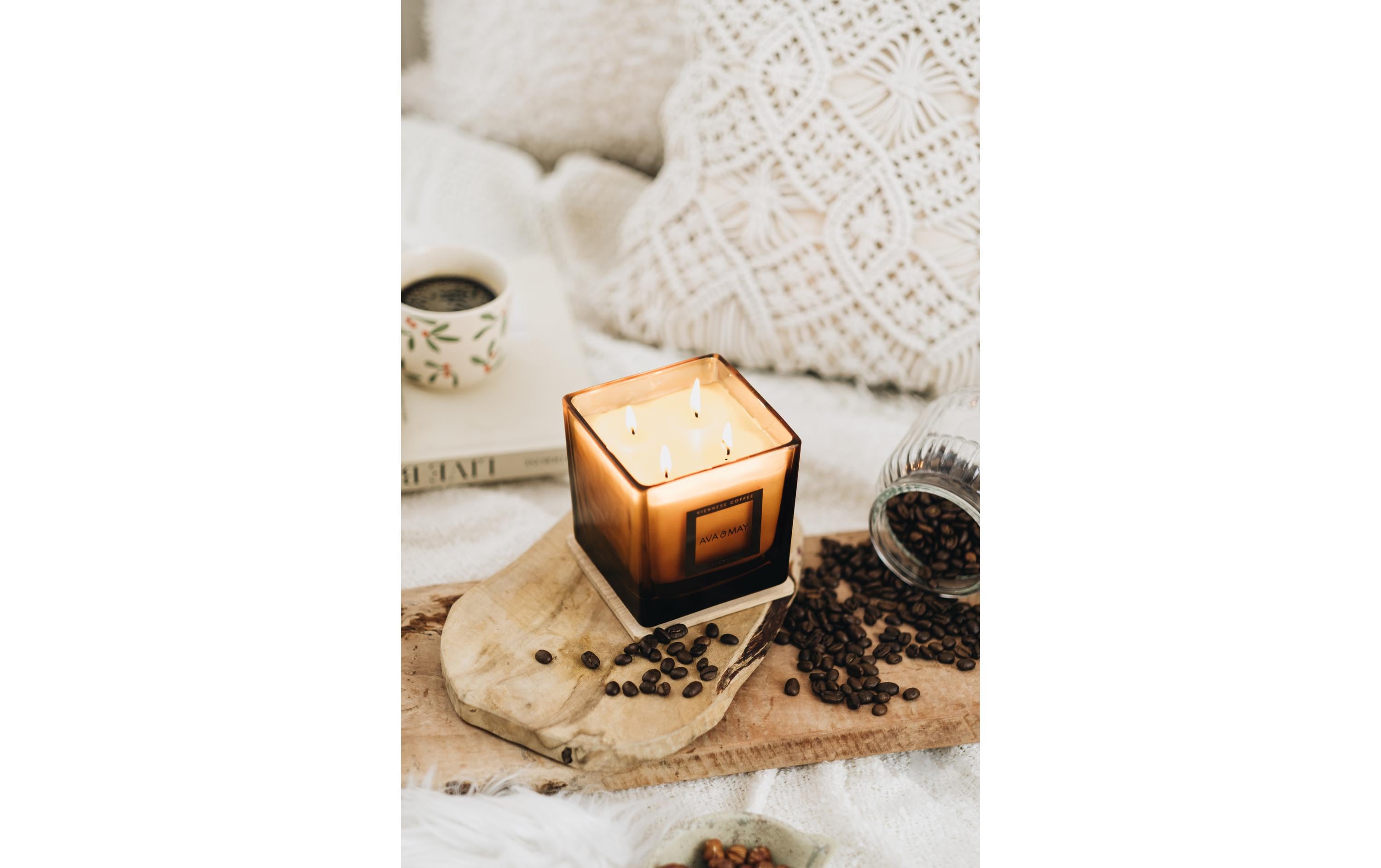 AVA & MAY Duftkerze Niennesse Coffee, 550 g