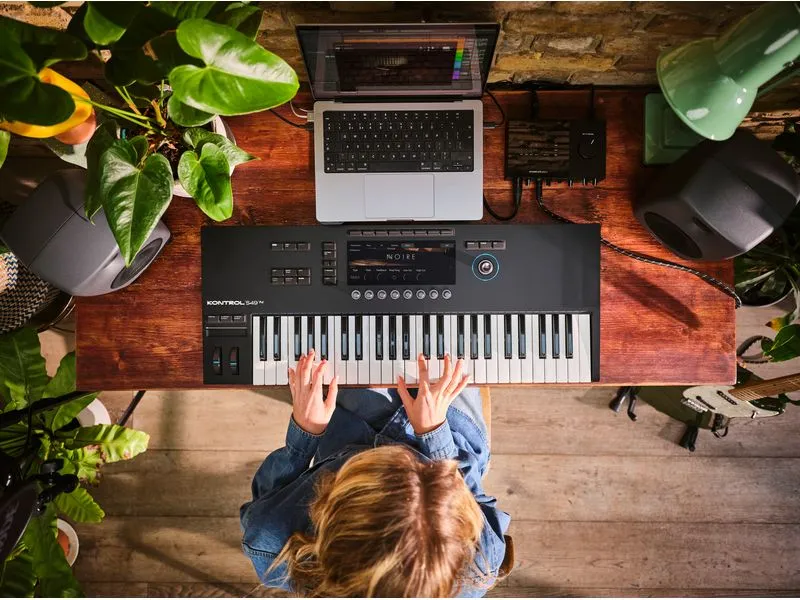 Native Instruments Keyboard Controller Kontrol S49 MK3 inkl. Upgr. 15 Standard
