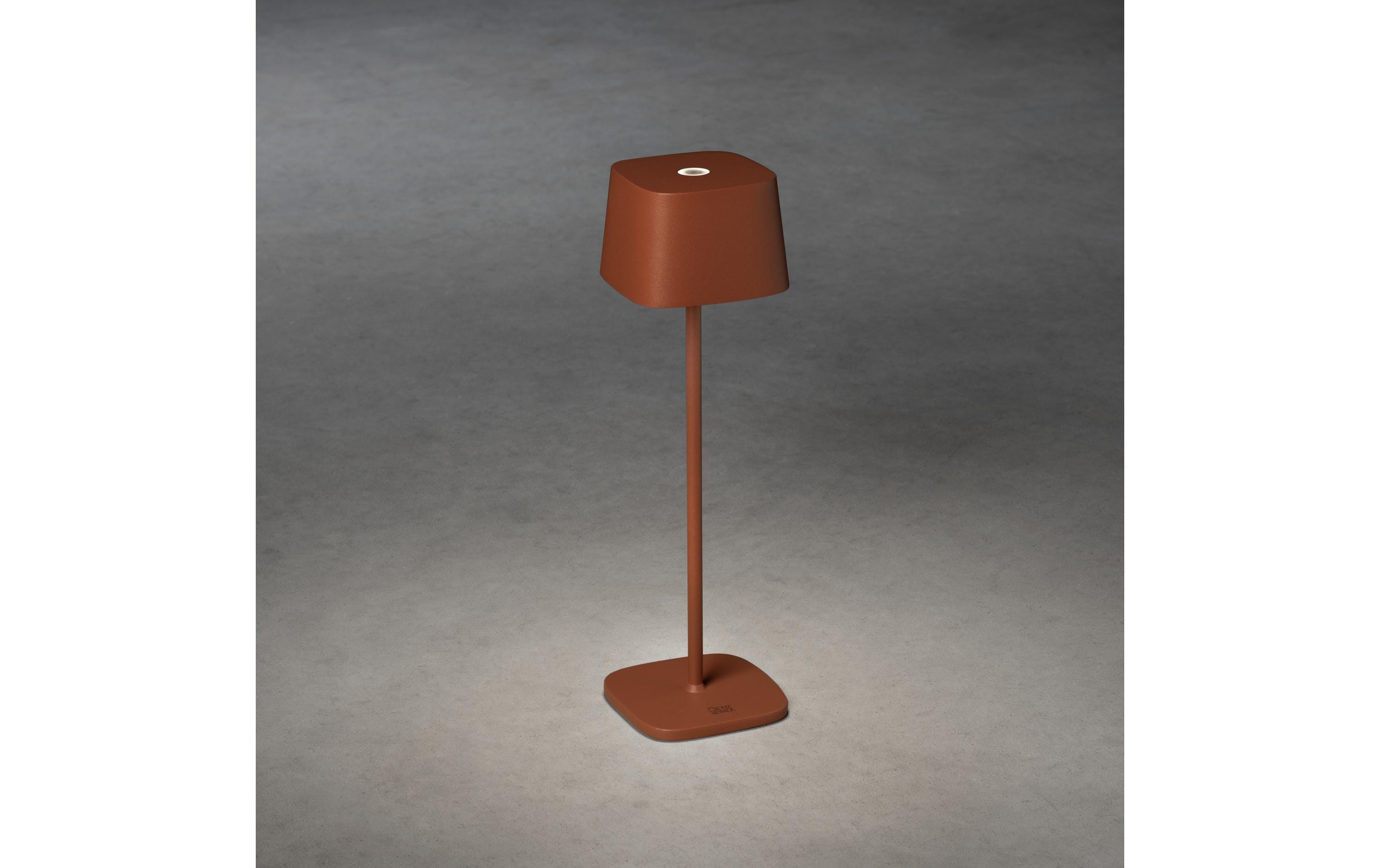 Konstsmide Akku-Tischleuchte USB Capri, 2700-3000 K, 2.2 W, Terracotta Konstsmide Akku-Tischleuchte USB Capri, 2700-3000 K, 2.2 W, Terracotta