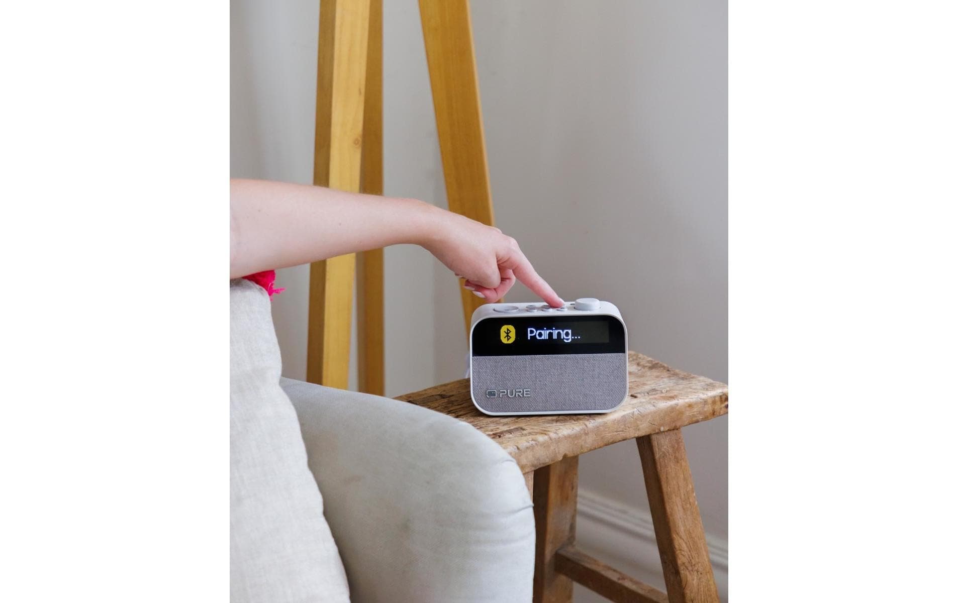 Pure Radiowecker Moment Weiss