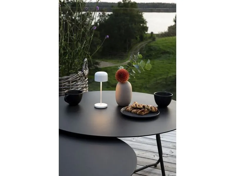 Konstsmide Tischleuchte Lille Mini USB, 2200 / 2700 K, 2.2 W, Weiss Konstsmide Tischleuchte Lille Mini USB, 2200 / 2700 K, 2.2 W, Weiss