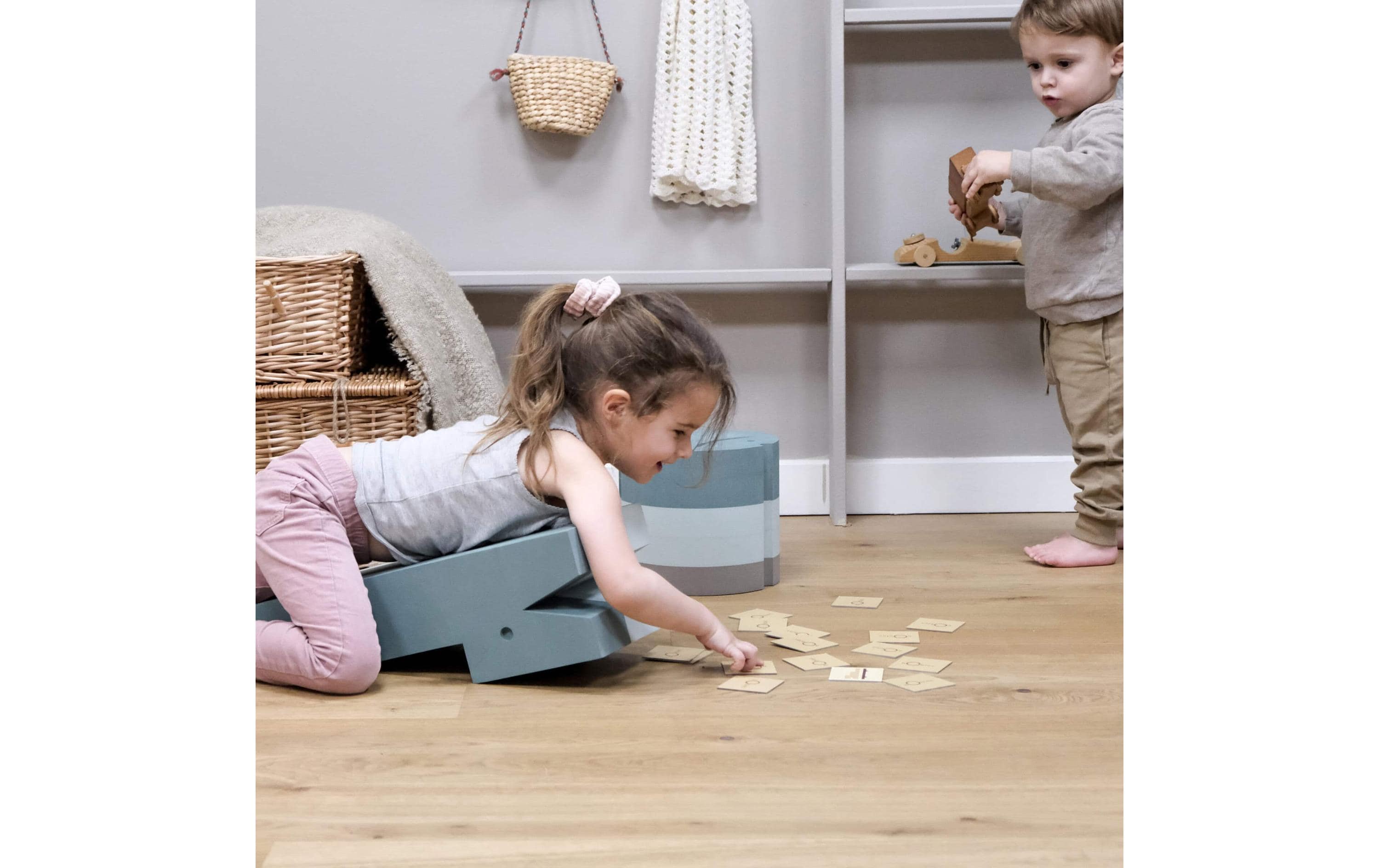 bObles Beschäftigungsspielzeug Krokodil M Green haze