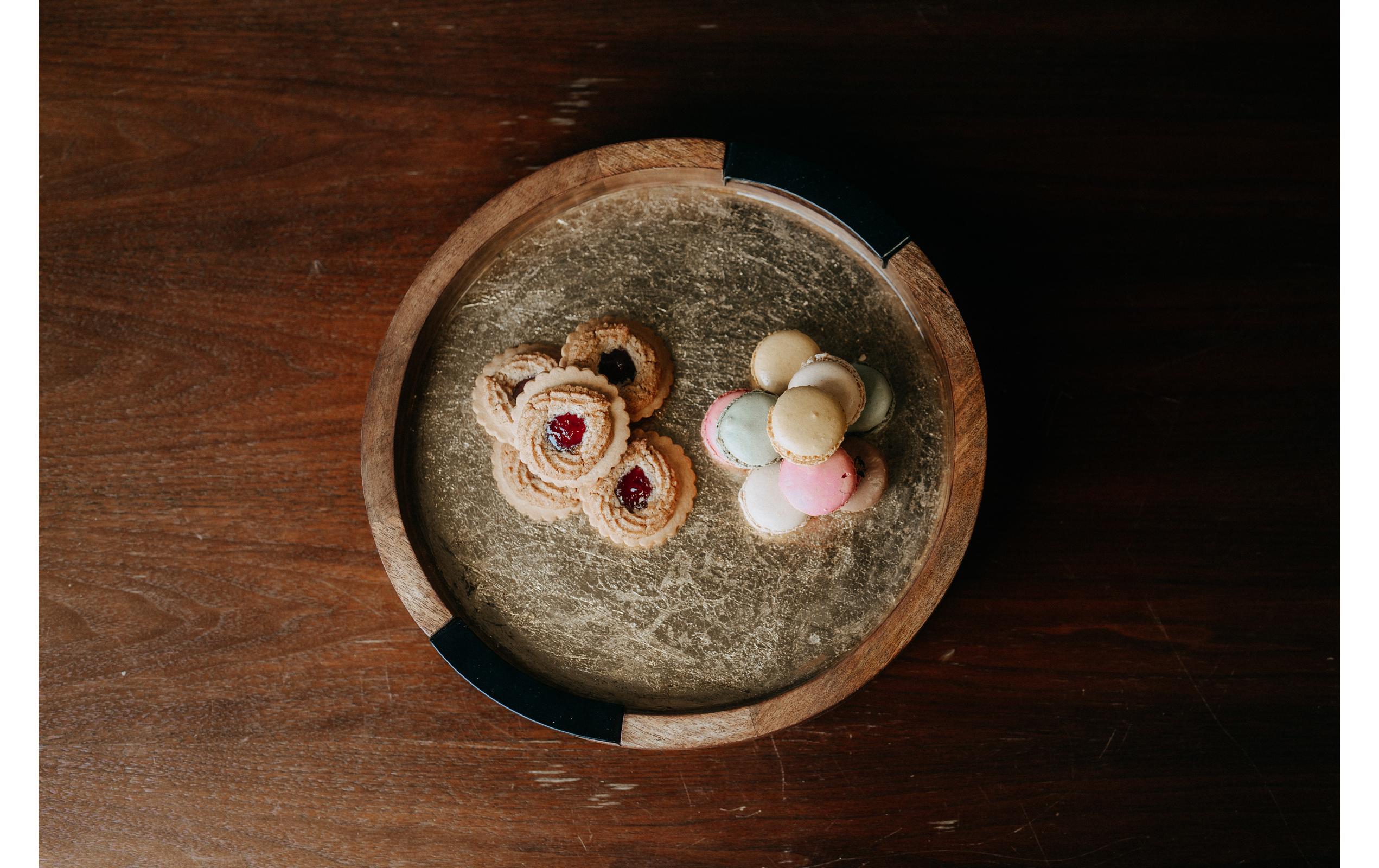 Kadastar Servierplatte Shine Ø 32.5 cm, Braun/Gold