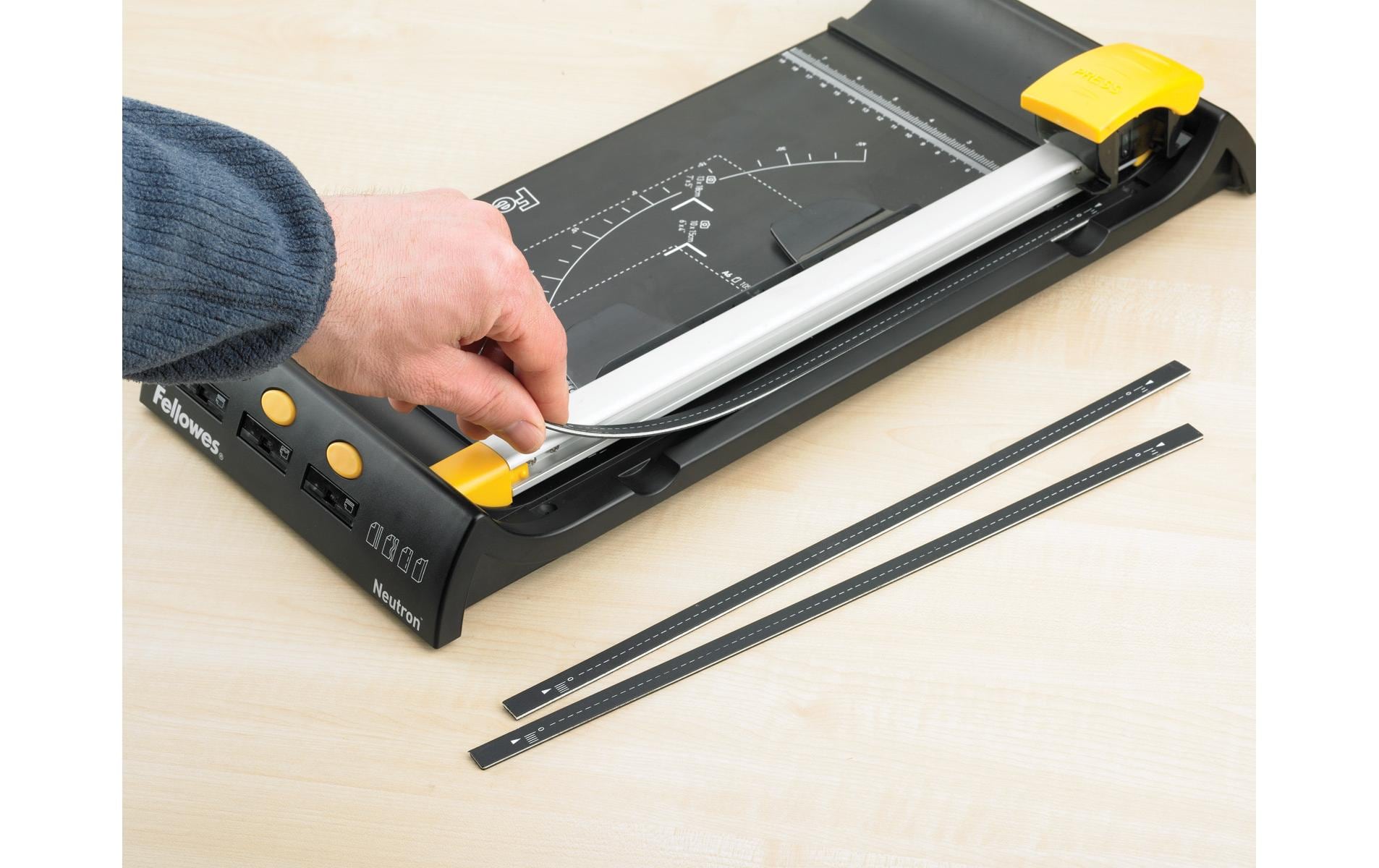 Fellowes Ersatzklinge für Rollenschneidegeräte A4 3 Stück