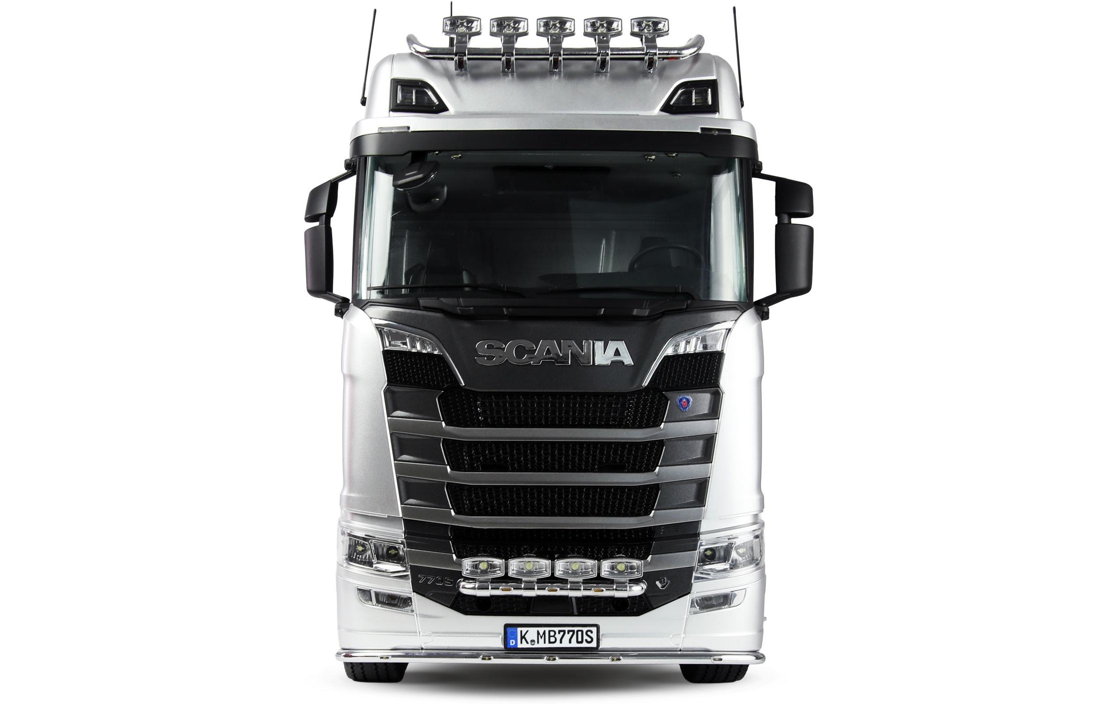 Amewi Scania 770 S Zugmaschine 6 x 6 1:14 RTR Silber