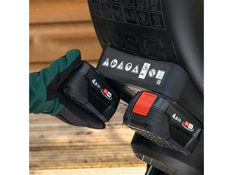 Bosch Häcksler UniversalShredder 2x18 V-25 25 mm 2x Akku
