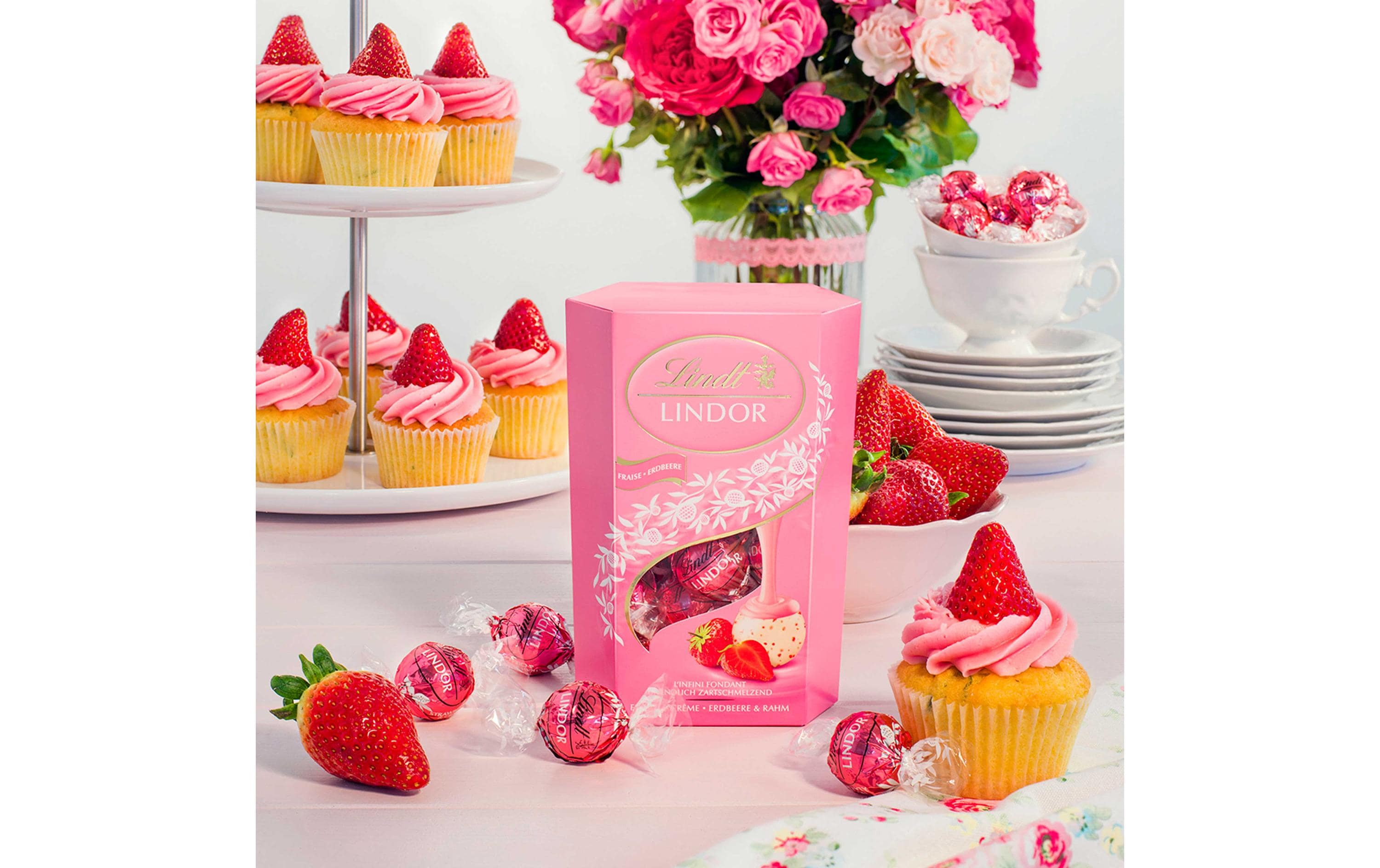 Lindt Schokoladen-Pralinen Lindor Kugeln Weiss Erdbeer 200 g