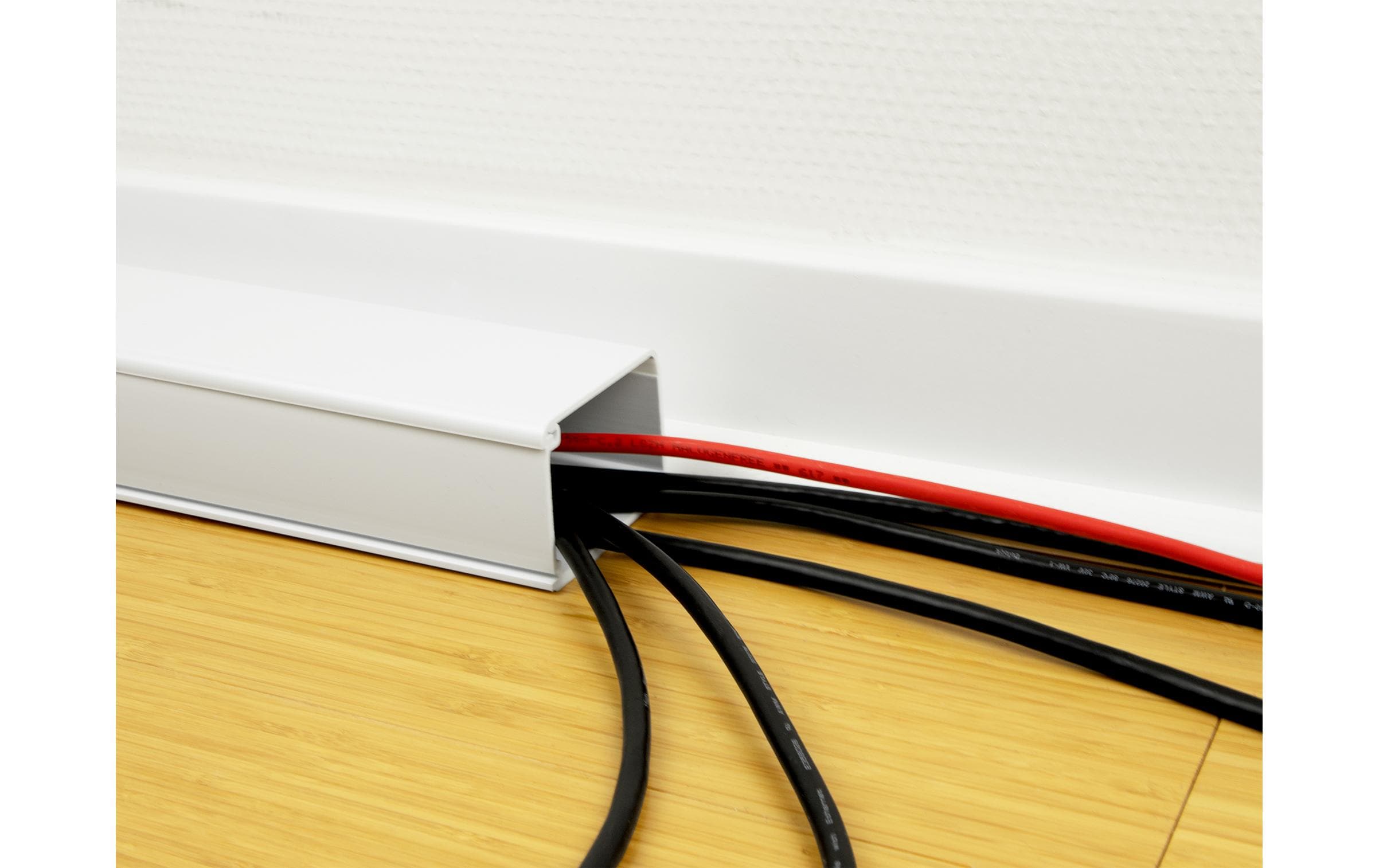 Delock Kabelkanal selbstklebend 1 m x 22 mm Weiss Delock Kabelkanal selbstklebend 1 m x 22 mm Weiss