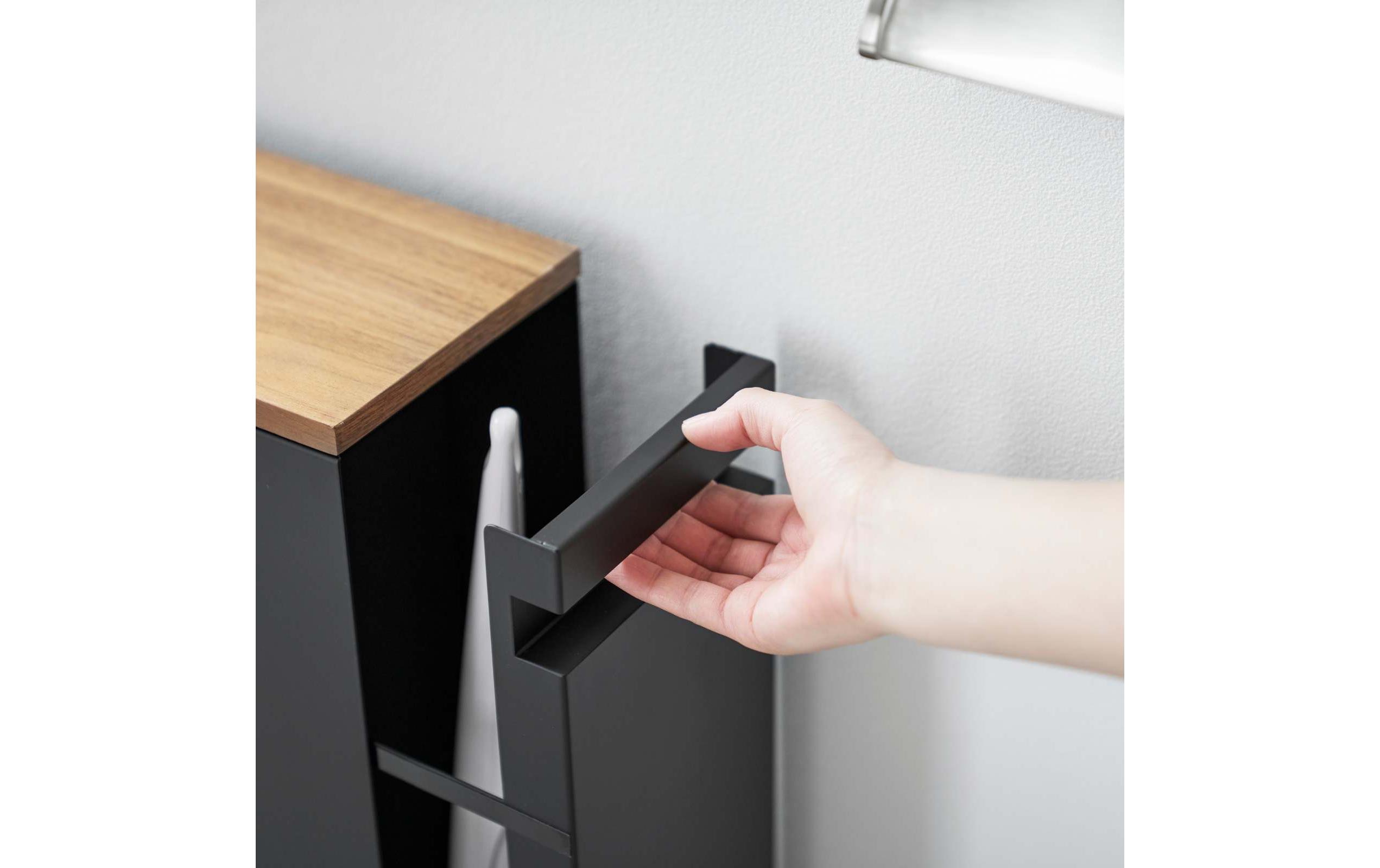 Yamazaki Badezimmerregal Tower 56 x 55 cm, Schwarz