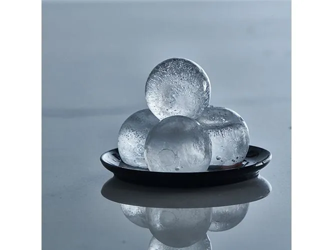 Lurch Eiswürfelform kleine Kugeln Schwarz / Transparent, Ø 3 cm Lurch Eiswürfelform kleine Kugeln Schwarz / Transparent, Ø 3 cm