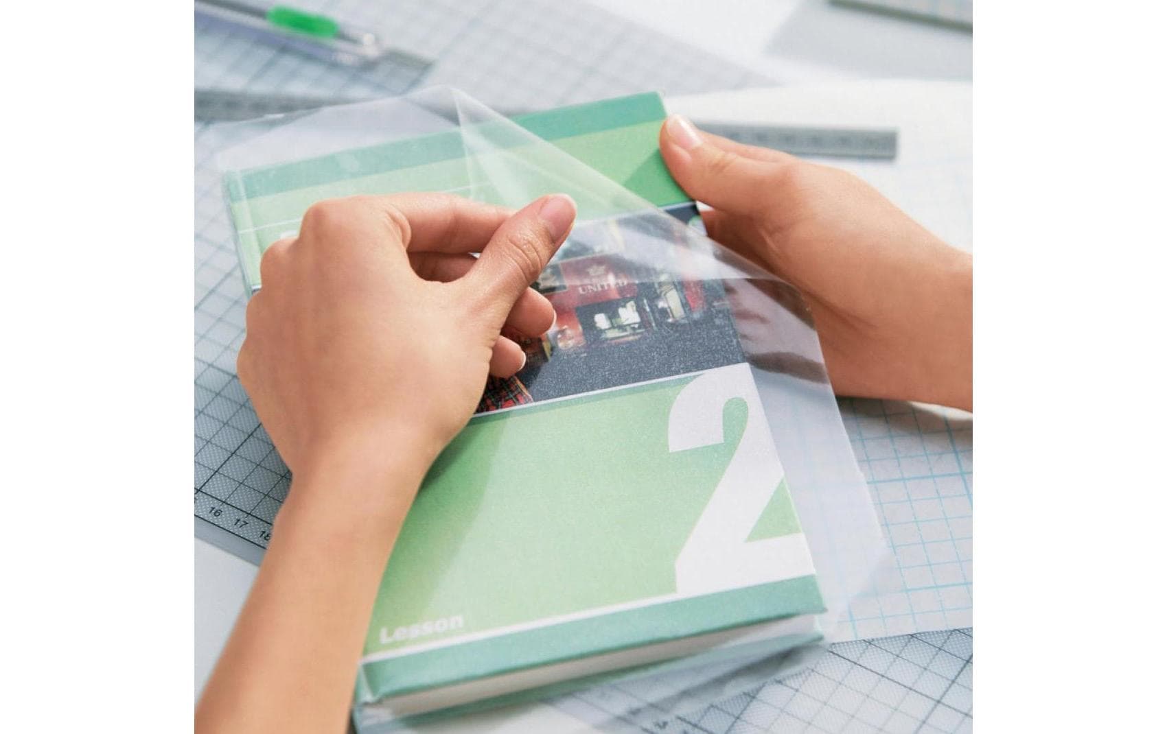 HERMA Einbandfolie 40 cm x 3 m Buchschutzfolie, selbstklebend