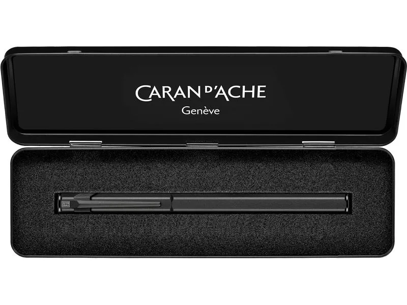 Caran d'Ache Füllfederhalter 849 Black Code 0.55 mm, Schwarz