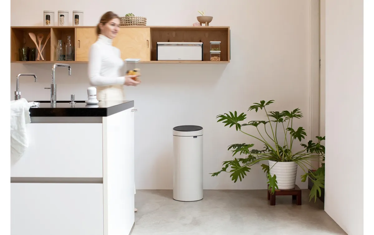 Brabantia Abfalleimer Touch Bin New 30 l, Soft Beige Brabantia Abfalleimer Touch Bin New 30 l, Soft Beige