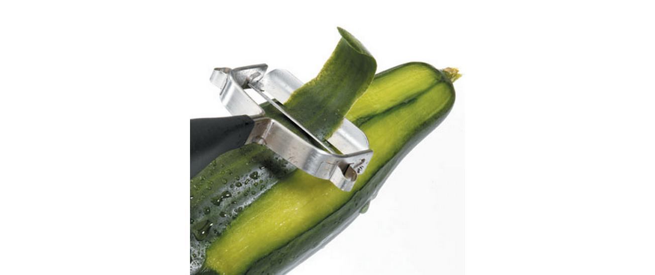 GEFU Sparschäler Universale 15.1 cm, Schwarz/Silber