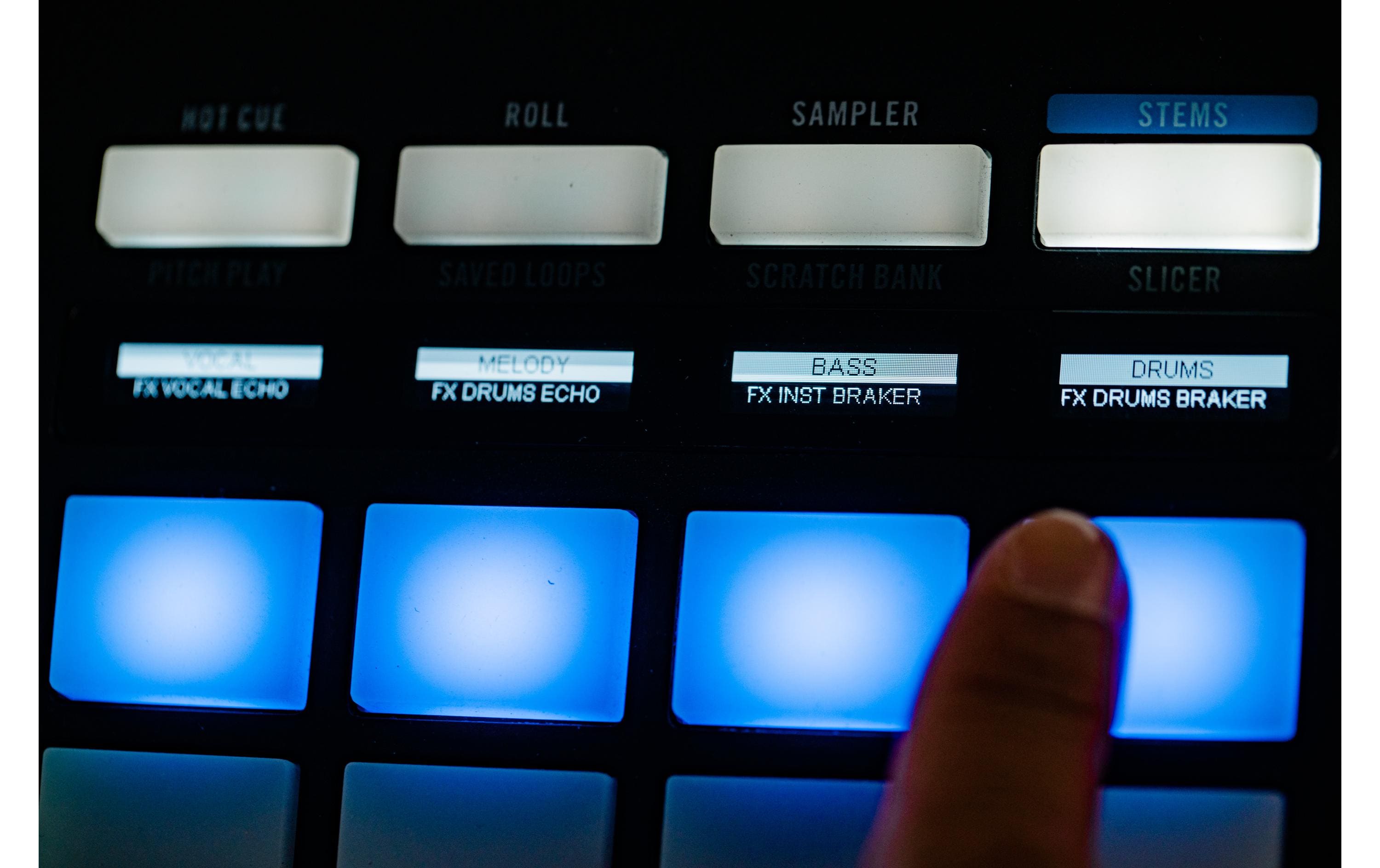 Rane DJ-Controller Four Rane DJ-Controller Four