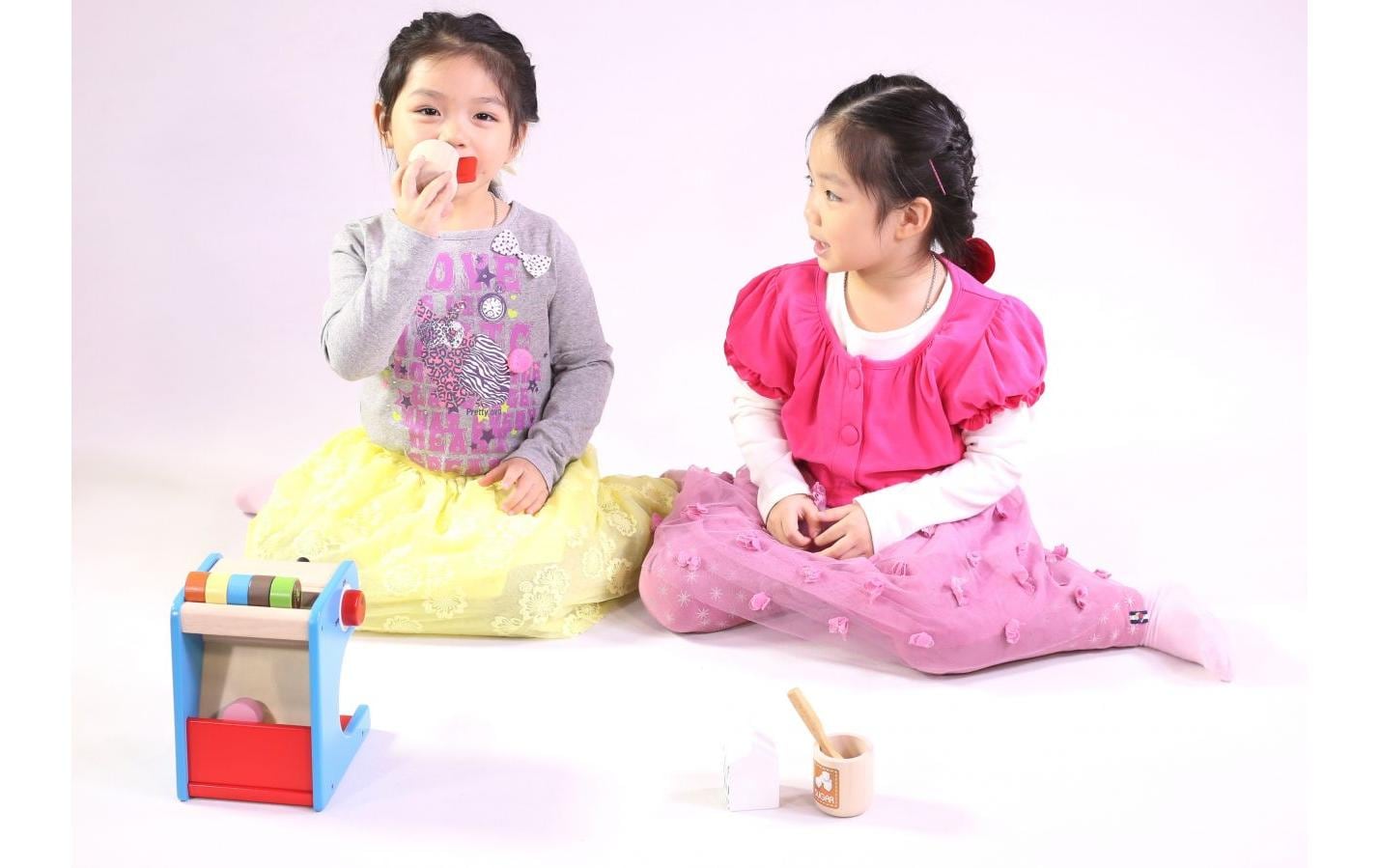 Spielba Holzspielwaren Kaffeemaschine mit Kapseln