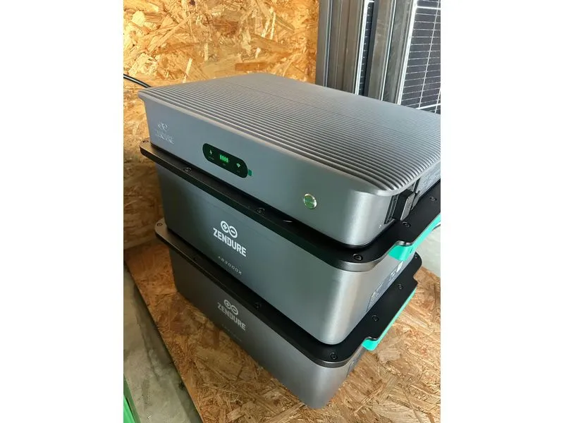 Zendure Kit SolarFlow 2400 AC 17.28 kWh mit 6x Erw. Batterie AB3000X Zendure Kit SolarFlow 2400 AC 17.28 kWh mit 6x Erw. Batterie AB3000X