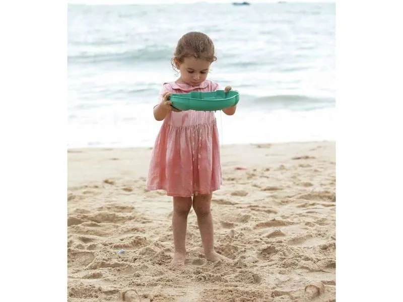 Hape Sand- und Wasser-Spielzeug Raumkreuzer Hape Sand- und Wasser-Spielzeug Raumkreuzer
