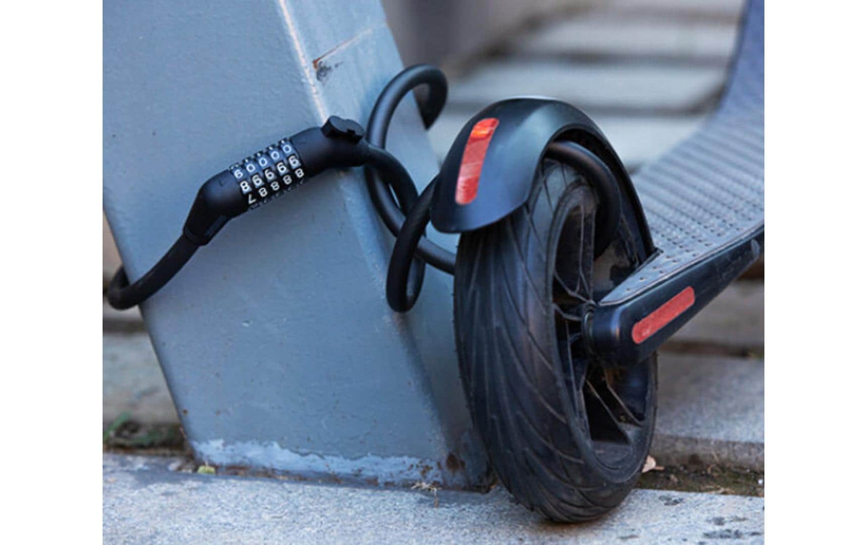 Segway-Ninebot Schloss KickScooter - Schwarz