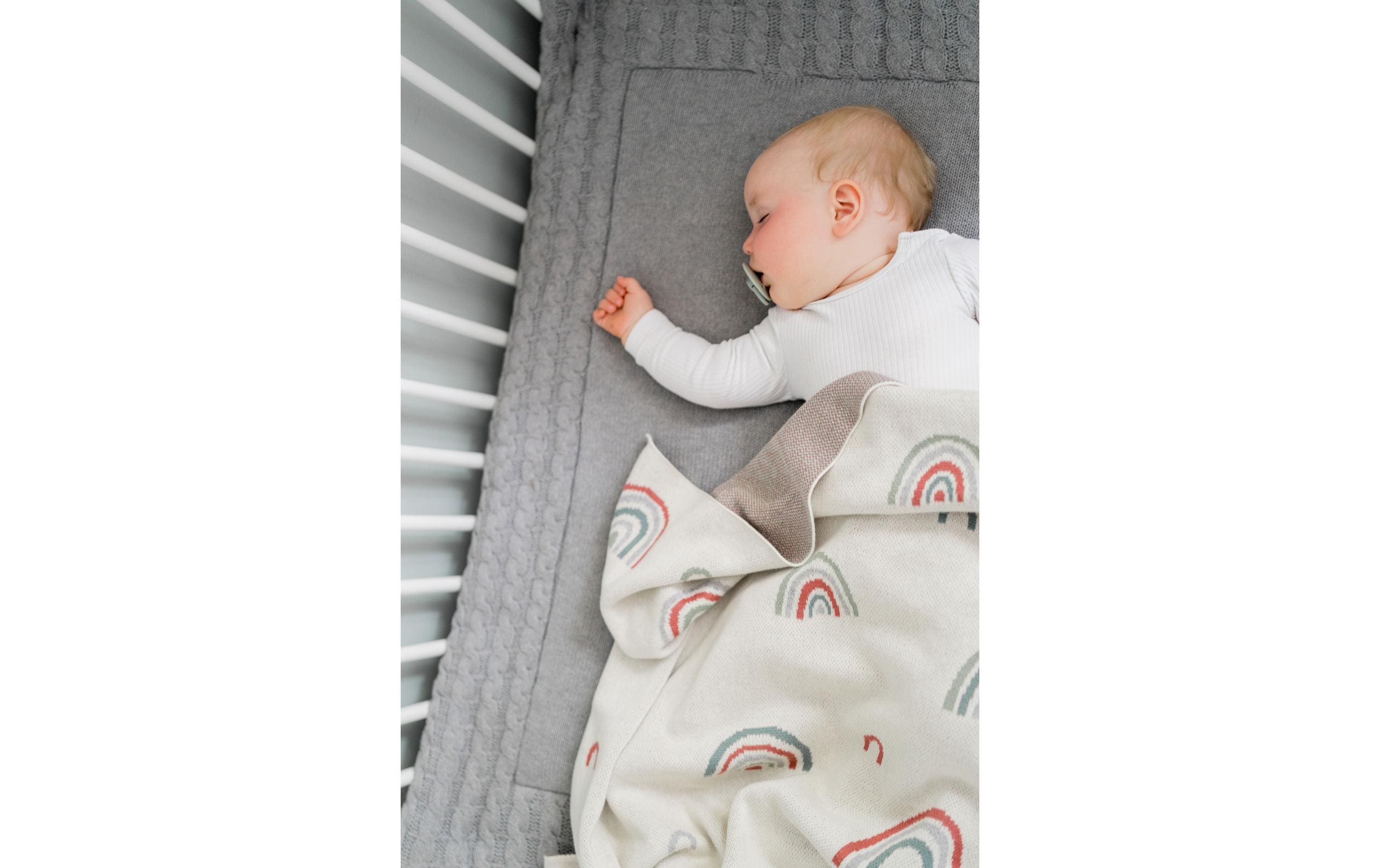 Kindsgut Kuscheldecke mit Regenbogen 80 x 100 cm