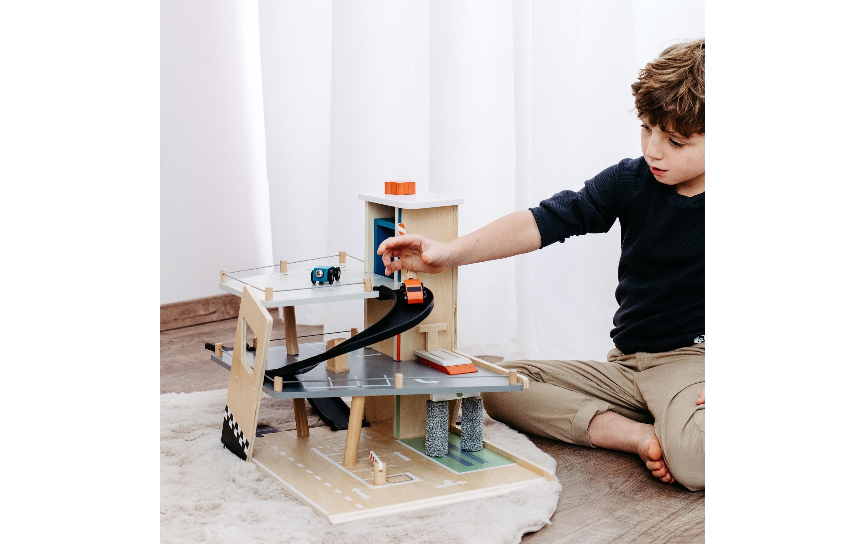 small foot Parkhaus Rallye