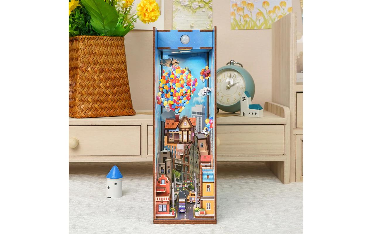 Tonecheer Bausatz Book Nook Travel with the Wind