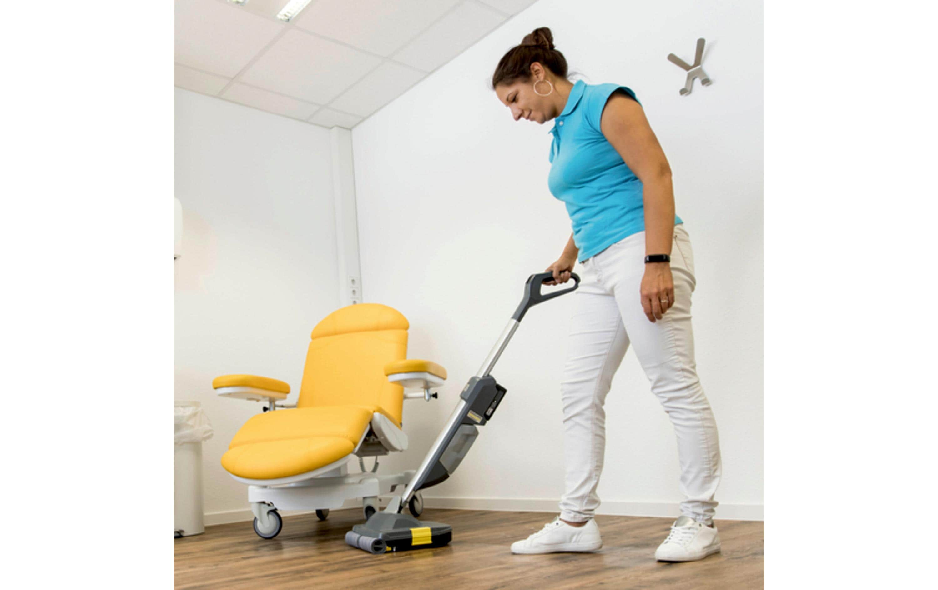 Kärcher Professional Akku-Scheuersaugmaschine BR 30/1 C Bp, Solo