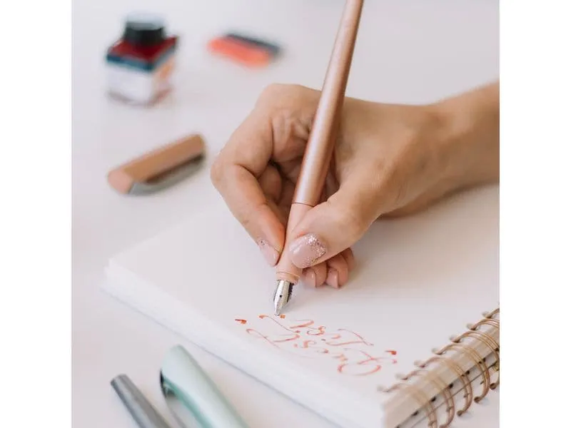 Schneider Kalligraphiefüller Für kreatives Schreiben