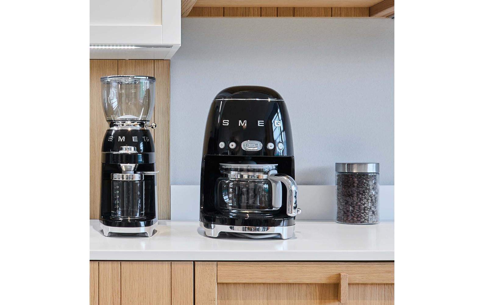 SMEG Filterkaffeemaschine 50's Style DCF02BLEU Schwarz
