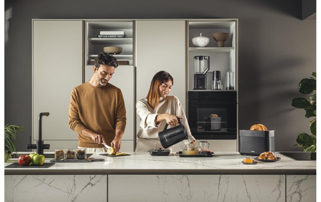 Haier Wasserkocher I-Master Series 5 HKE5A 021 1.7 l, Schwarz