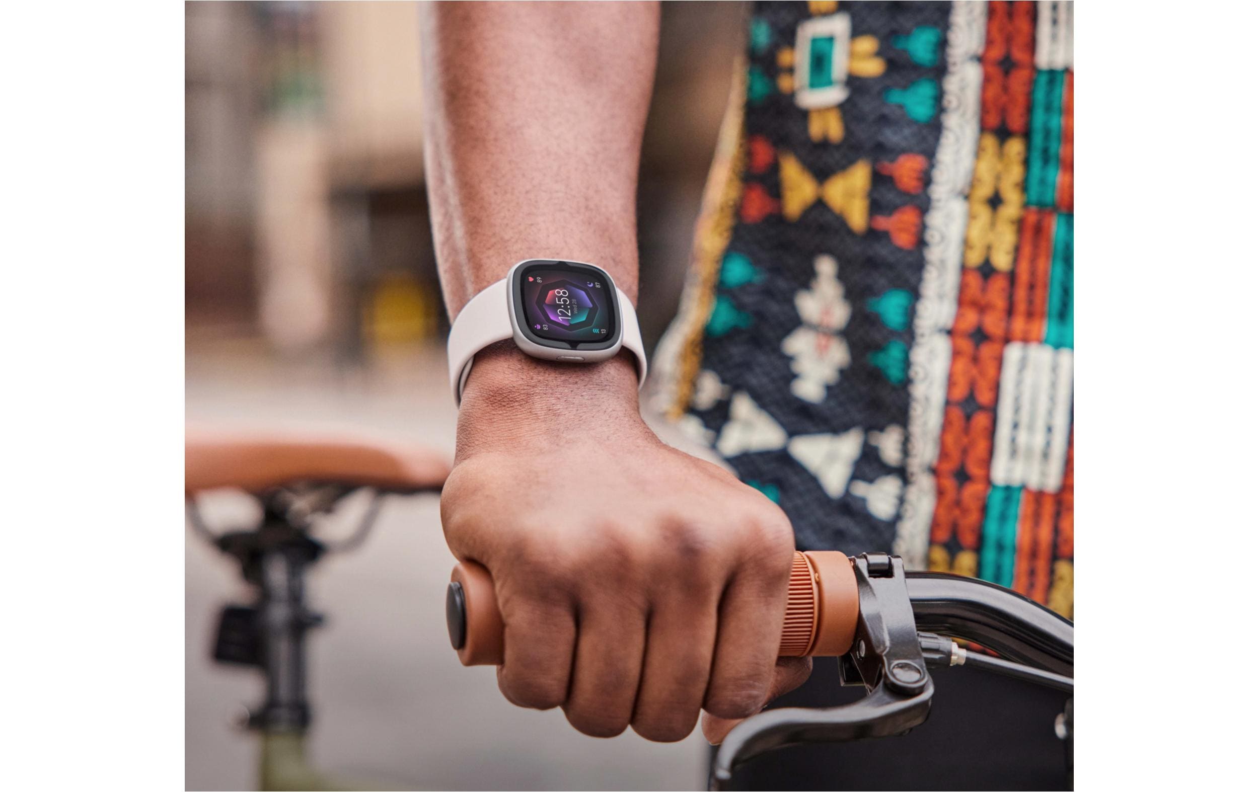 Fitbit Sense 2 Smartwatch Beige/Silber