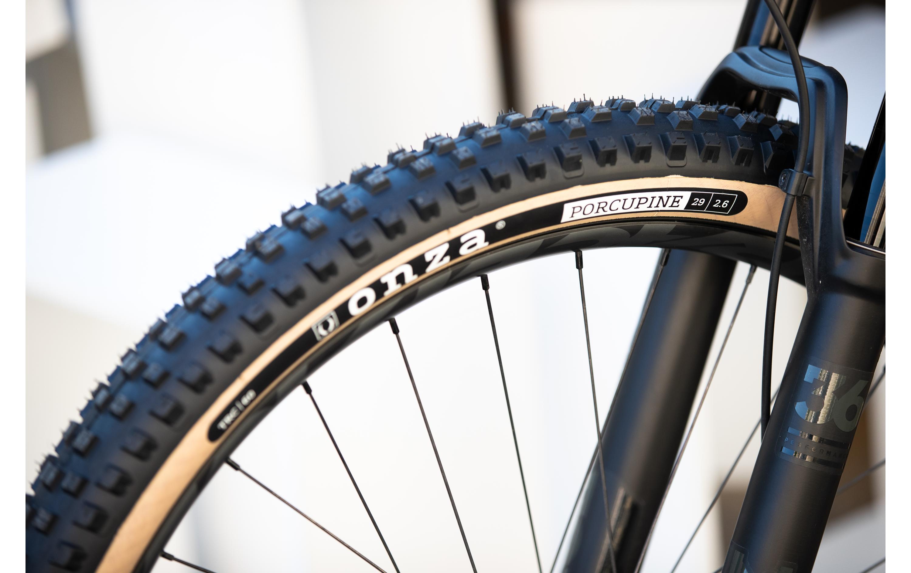 Onza Velopneu Porcupine Skinwall, 60 Rubber, 29 x 2.4