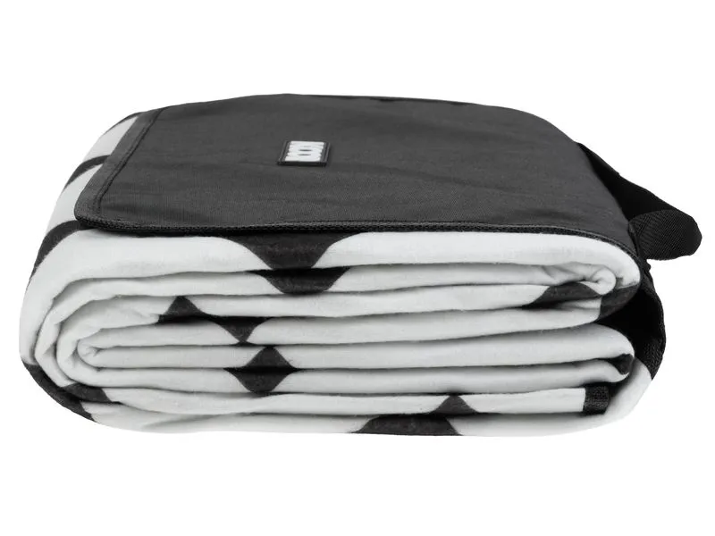 KOOR Picknickdecke Diamond, Schwarz/Weiss 150 x 200 cm KOOR Picknickdecke Diamond, Schwarz/Weiss 150 x 200 cm