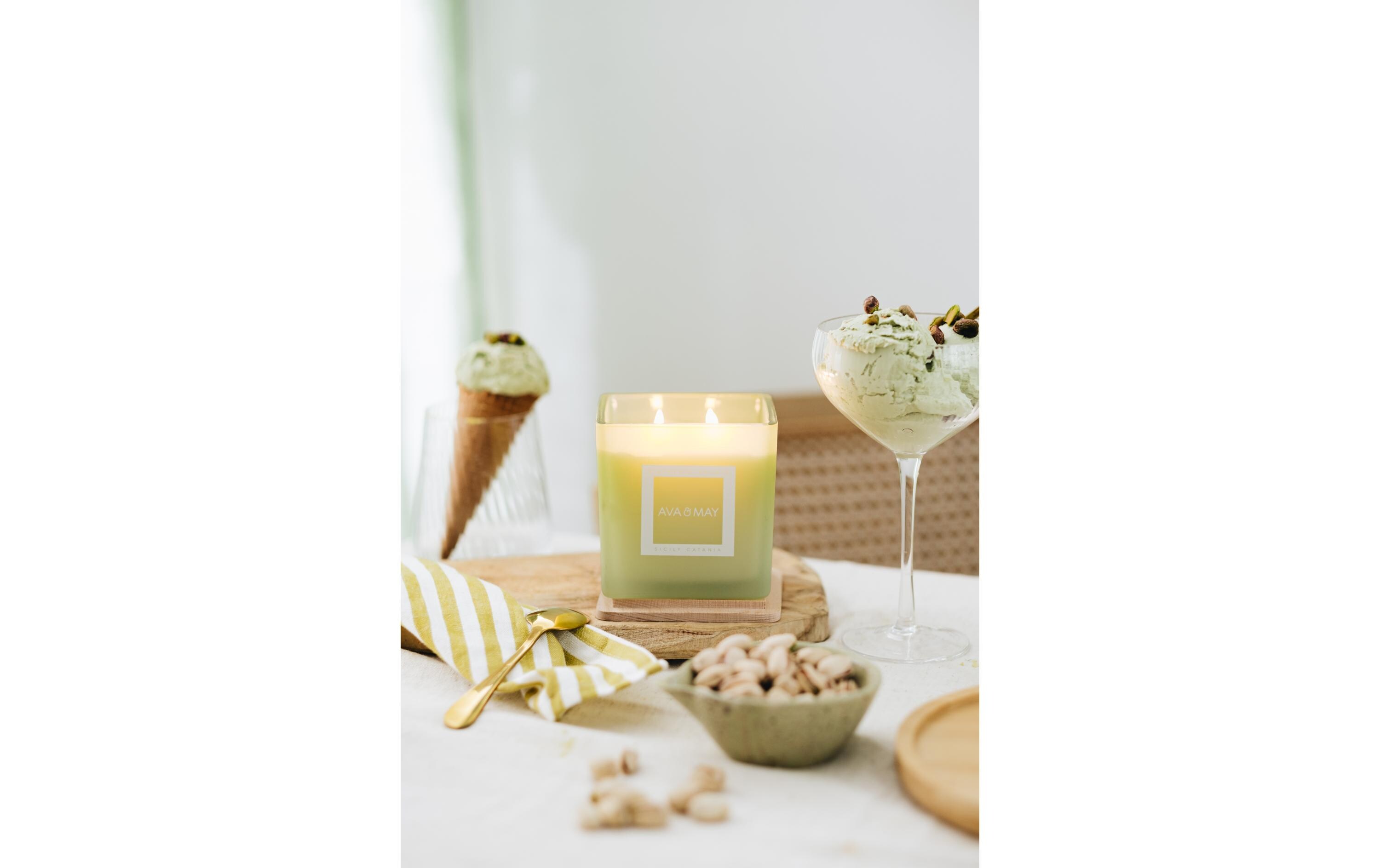 AVA & MAY Pistachio Gelato Duftkerze 450 g