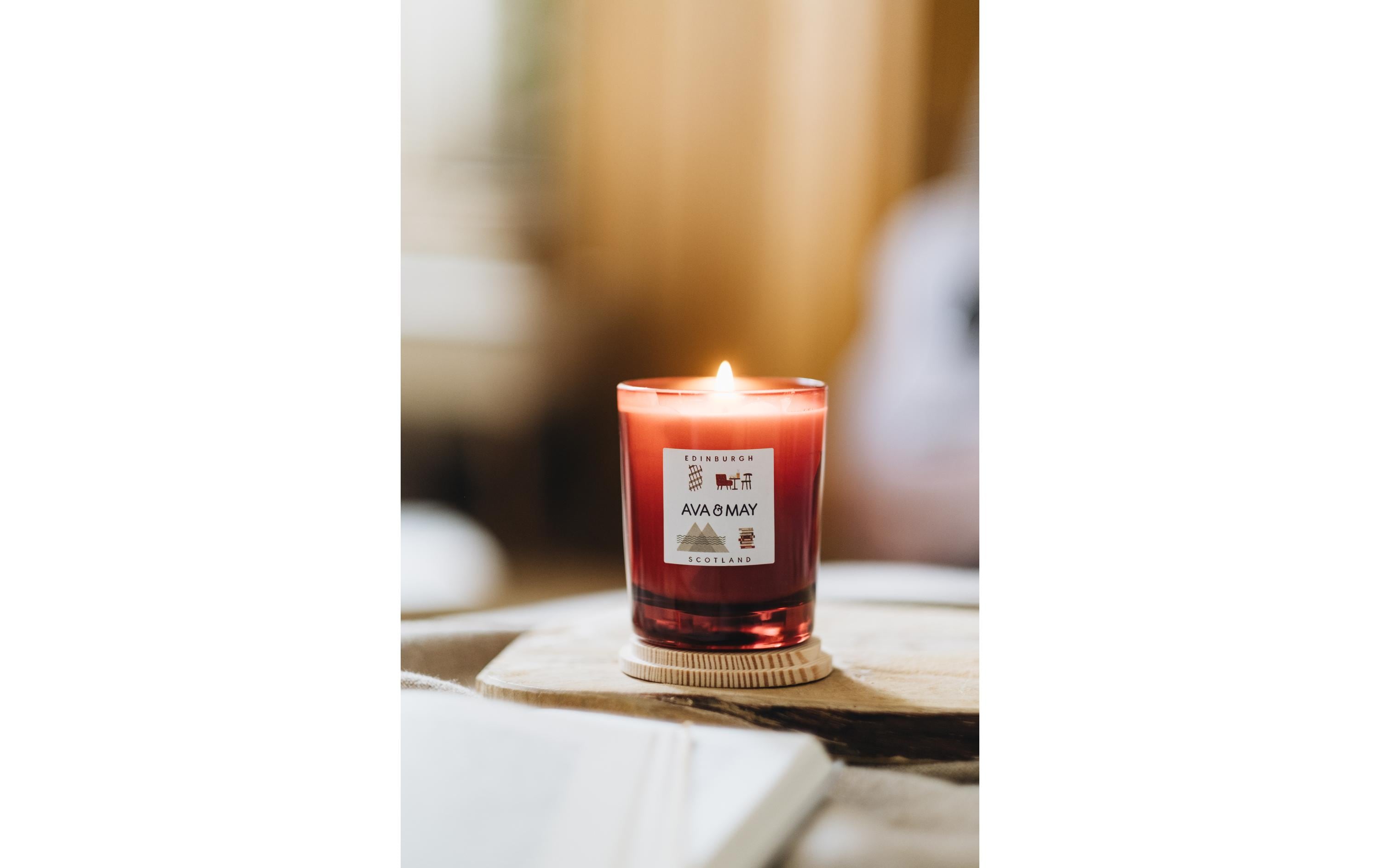 AVA & MAY Duftkerze Edinburgh 180 g