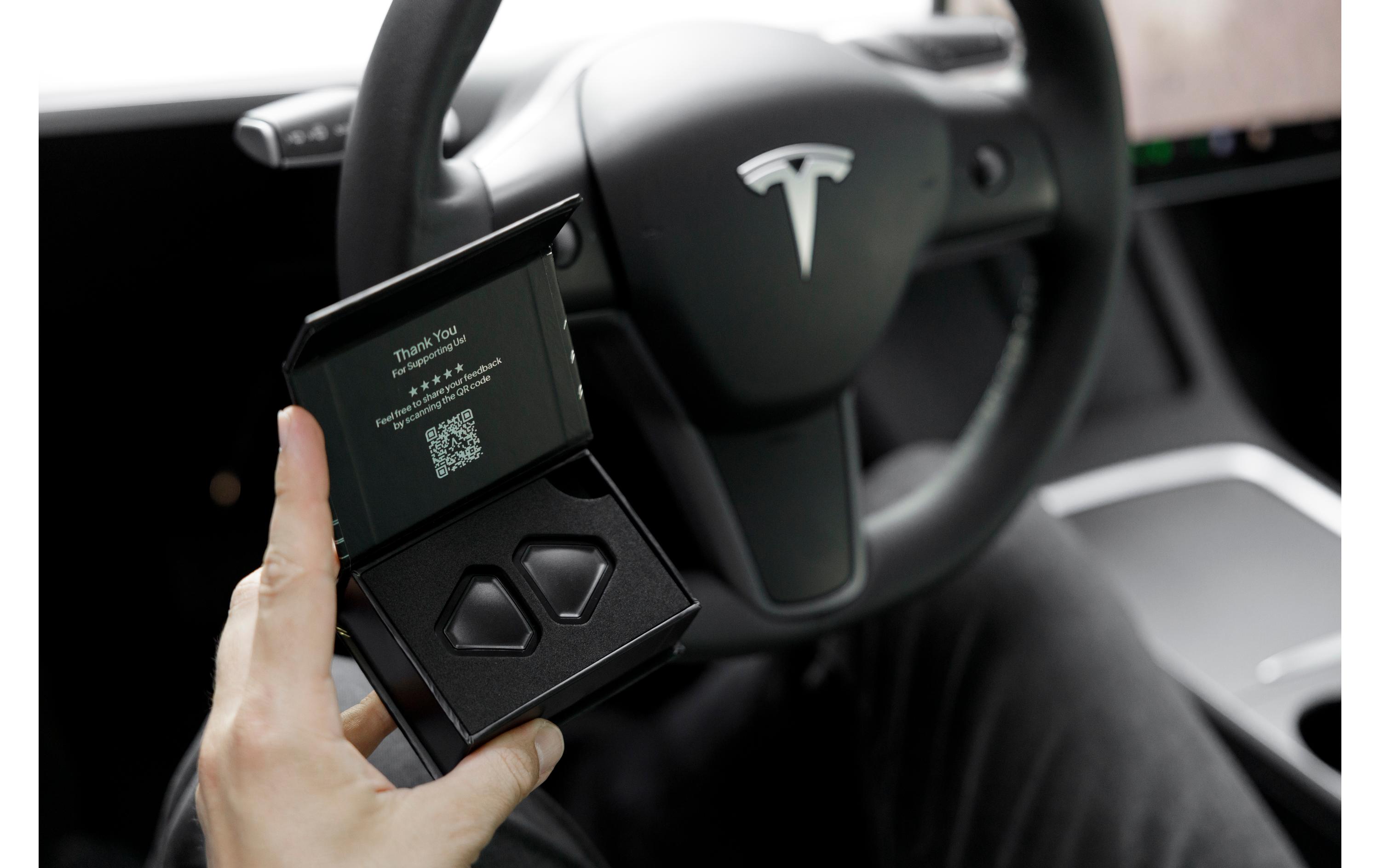 Enhance Commander + 4 S3XY Buttons für Tesla (Gen2)