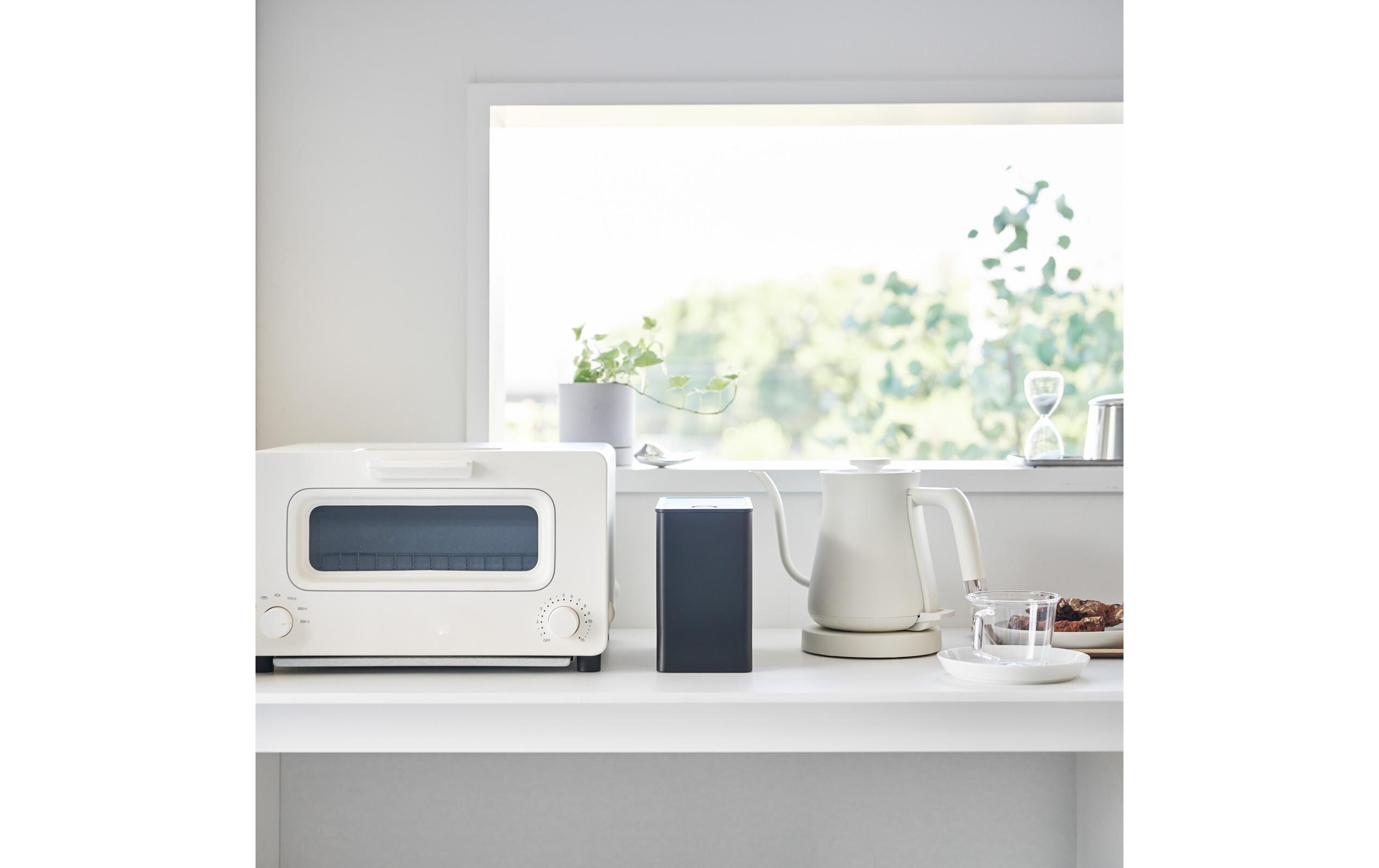 Yamazaki Vorratsdose Tower 1.6 l, Schwarz