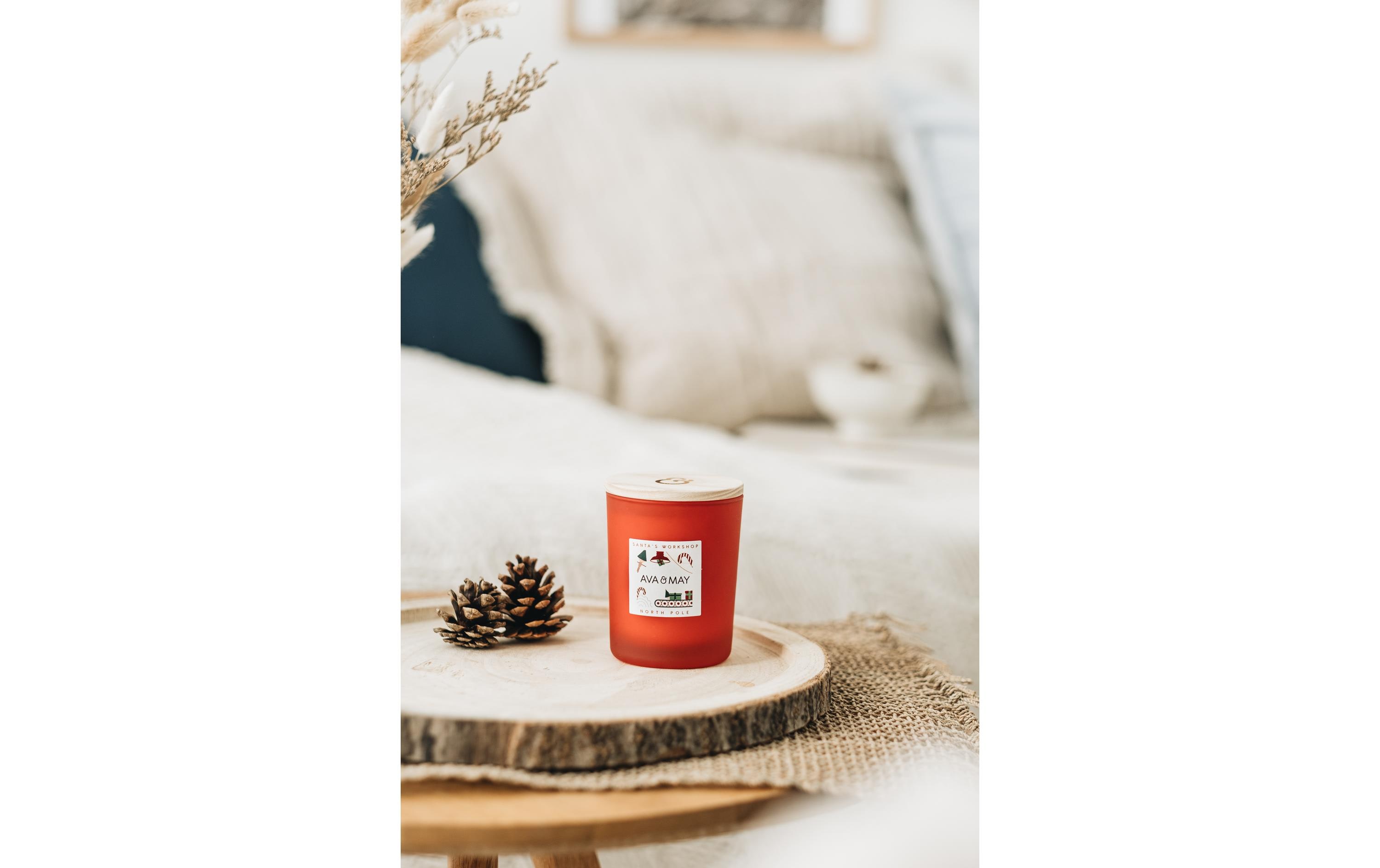 AVA & MAY Kerzenglas Santa's Workshop, Rot