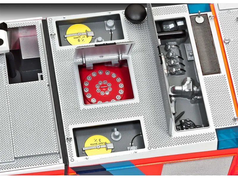 Revell GFLF Simba 8 x 8 1:24