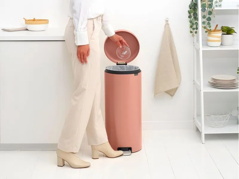 Brabantia Treteimer NewIcon 30 l, Warm Copper Brabantia Treteimer NewIcon 30 l, Warm Copper