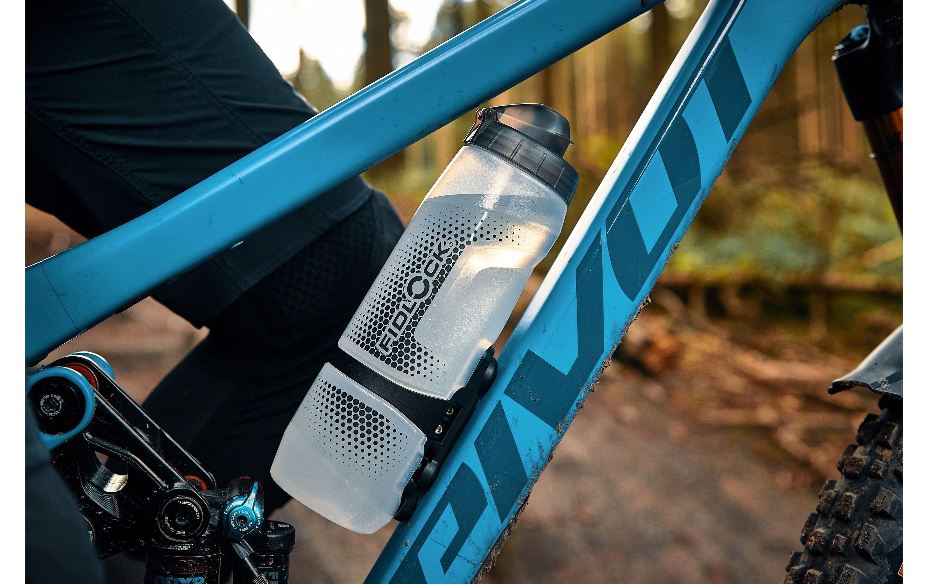 FIDLOCK Bidon Twist 0.8 l, Schwarz/Transparent inkl. Twist Bike Base